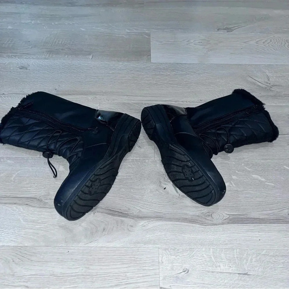 Totes rain and snow boots - black in color - Picture 4 of 5